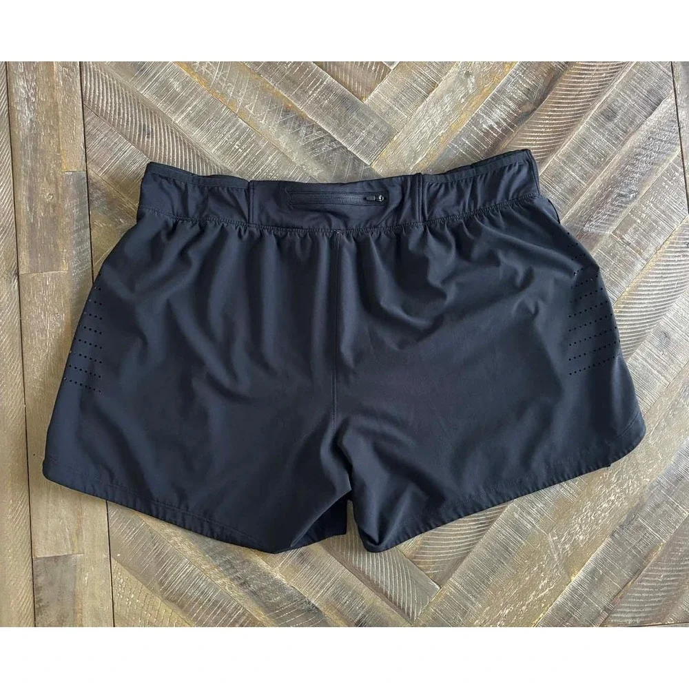 Under Armour Womens Run Under Armour Fitted Shorts Black XXL